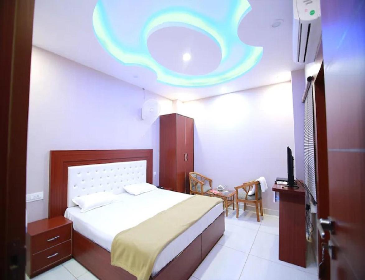 Hotel Kings, Rohtak Exteriér fotografie