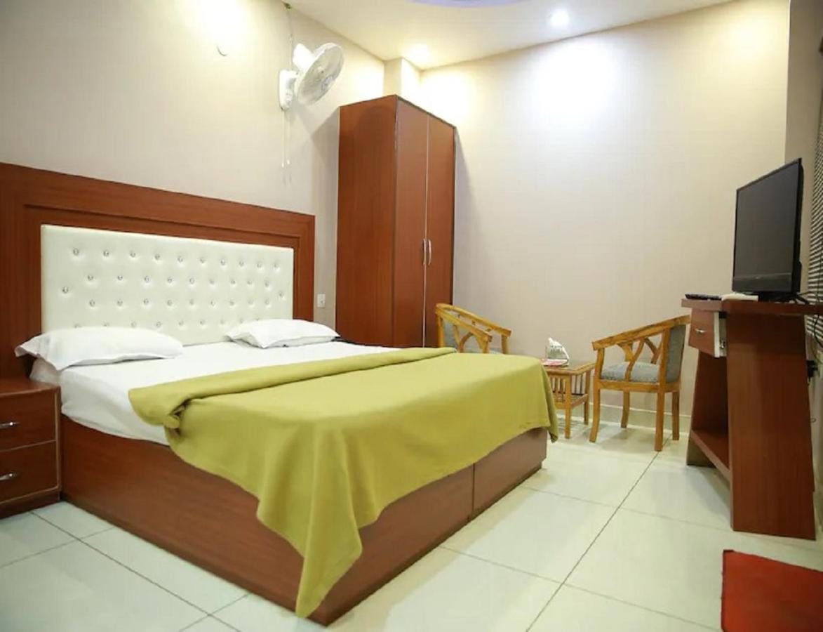 Hotel Kings, Rohtak Exteriér fotografie